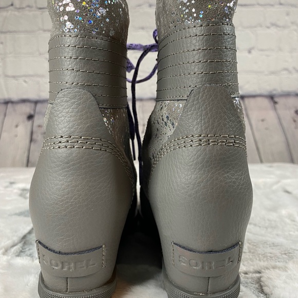 Sorel Lexi girls waterproof leather wedge boots size 4